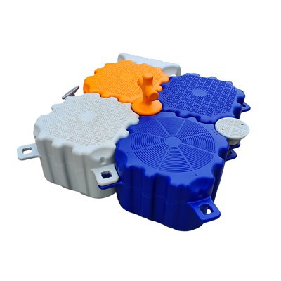 Platform dermaga apung laut